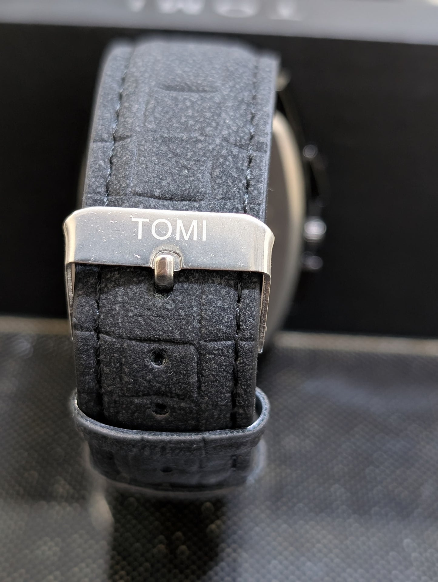 TOMI Classic Curved Dial with Black straps | Black Dail